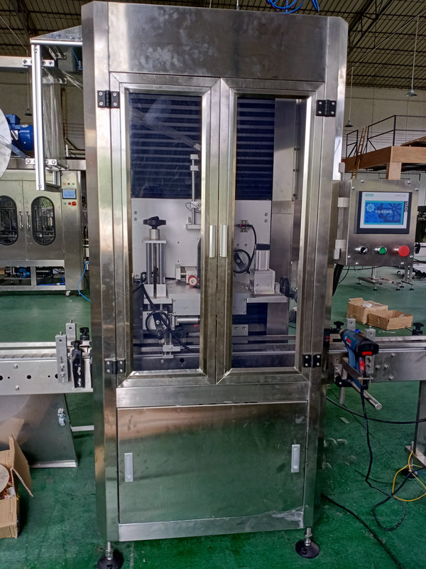 液體灌裝機(jī)帶秤丨計(jì)量精準(zhǔn)，安全防爆